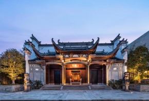 Ahn Luh Zhujiajiao